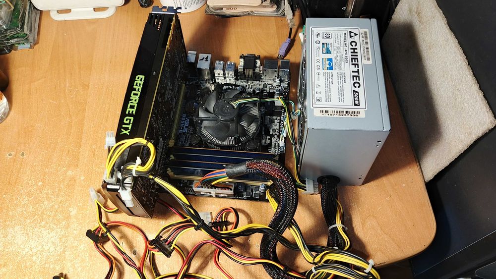 ASUS B85M-E+E3 1220 V3+16Gb+Cooler+EVGA GTX680 2Gb+БП  (Читать текст)
