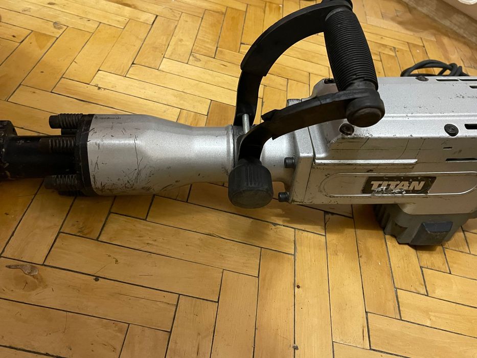 Отбойний молоток Titan