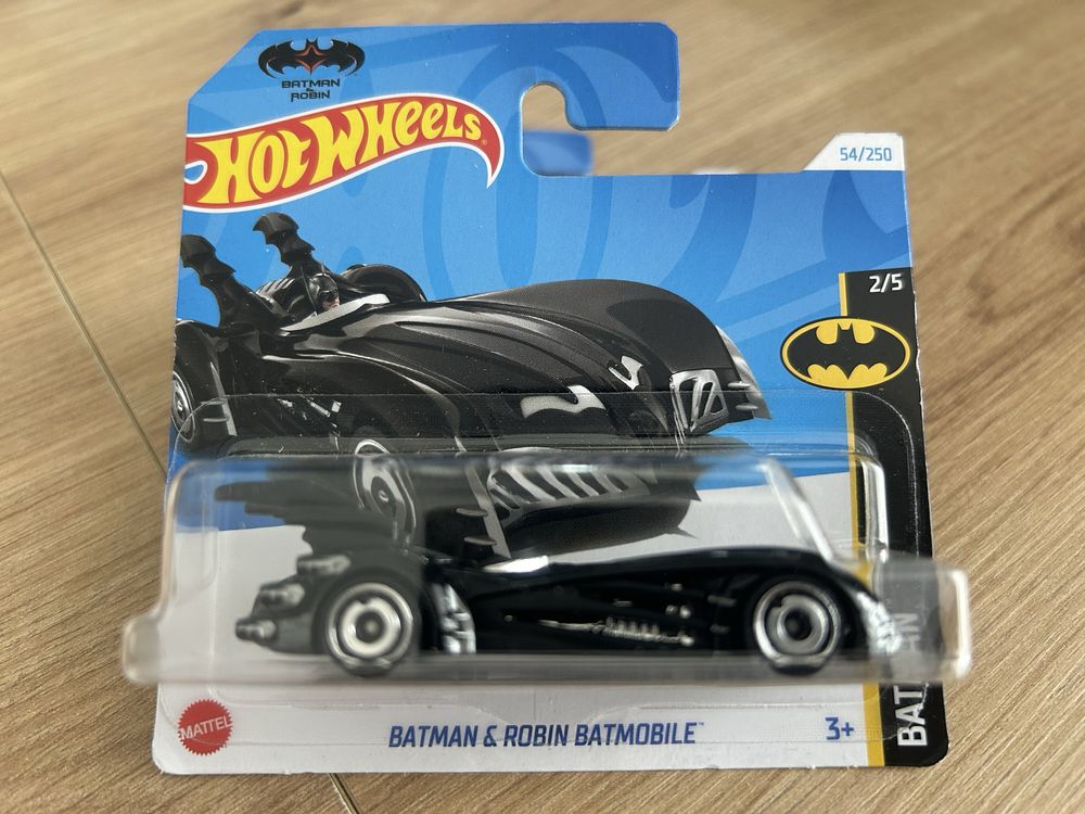 Autko Hot Wheels Batman&Robin Batmobile