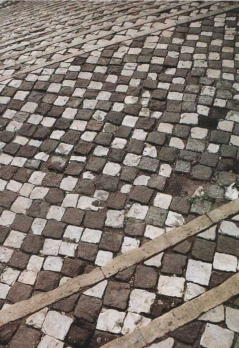 Lisboa – Inclinações, desvios-Henrique Dinis da Gama-Afrontamento