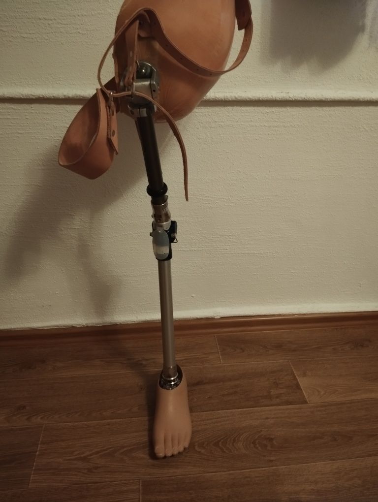 Proteza lewej nogi