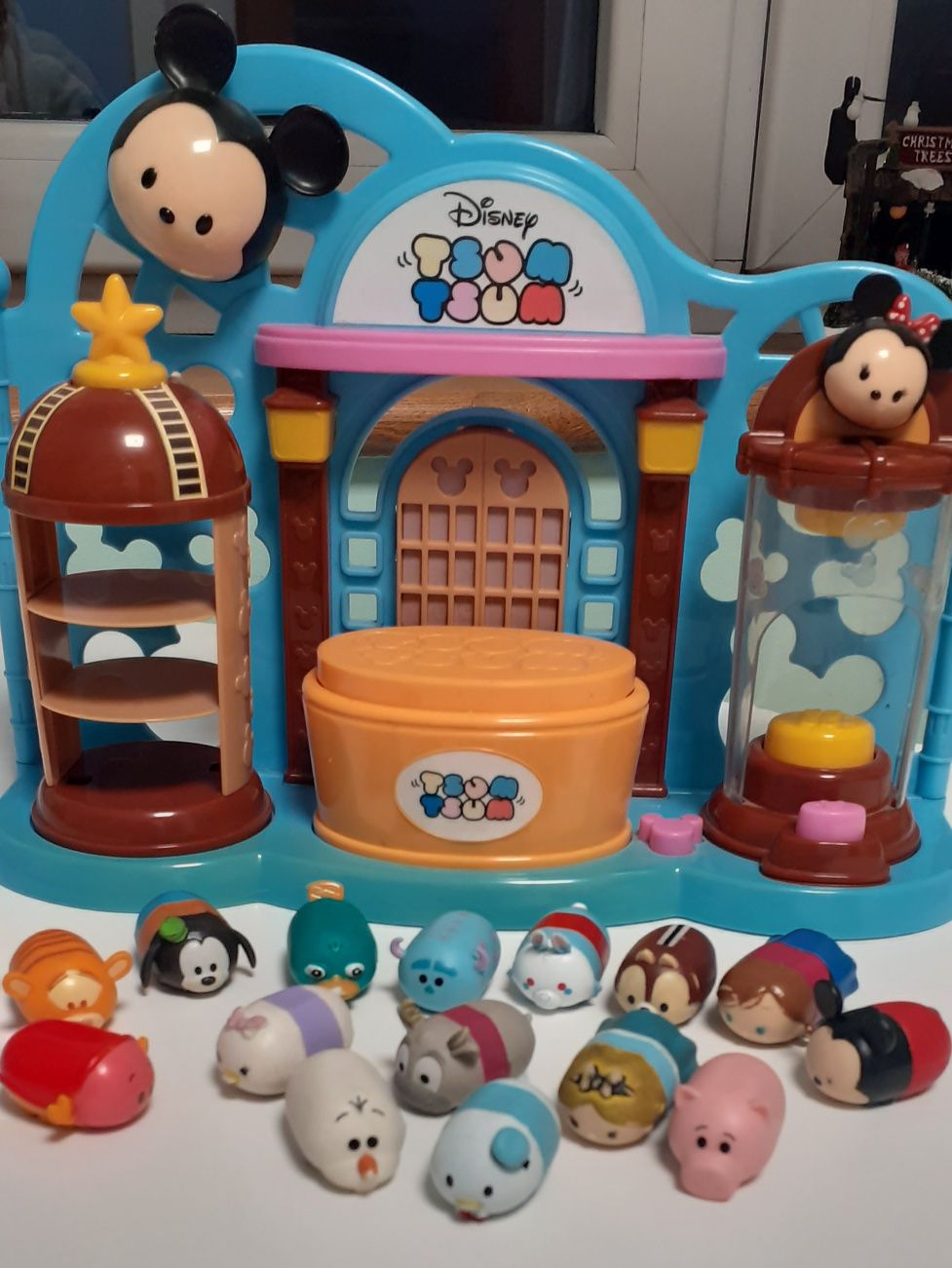 Domek z figurkami tsum tsum