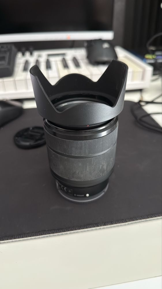 Lente Sony FE 28–70 mm F3.5-5.6 OSS