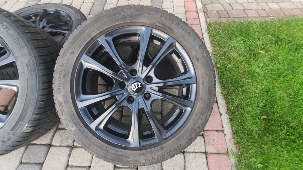 KOŁA 4 szt.  Felgi czarne + Opony 225/50 R17 98V  rok 2421