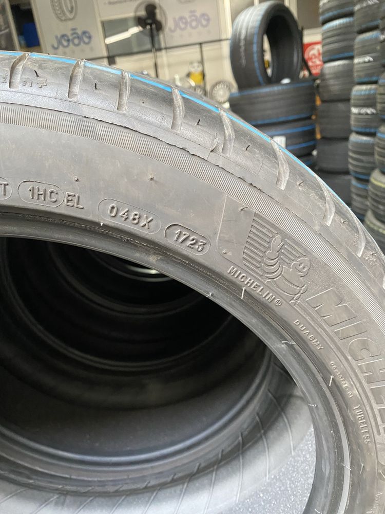Pneus 235 / 45 R 18 Michelin TO Tesla