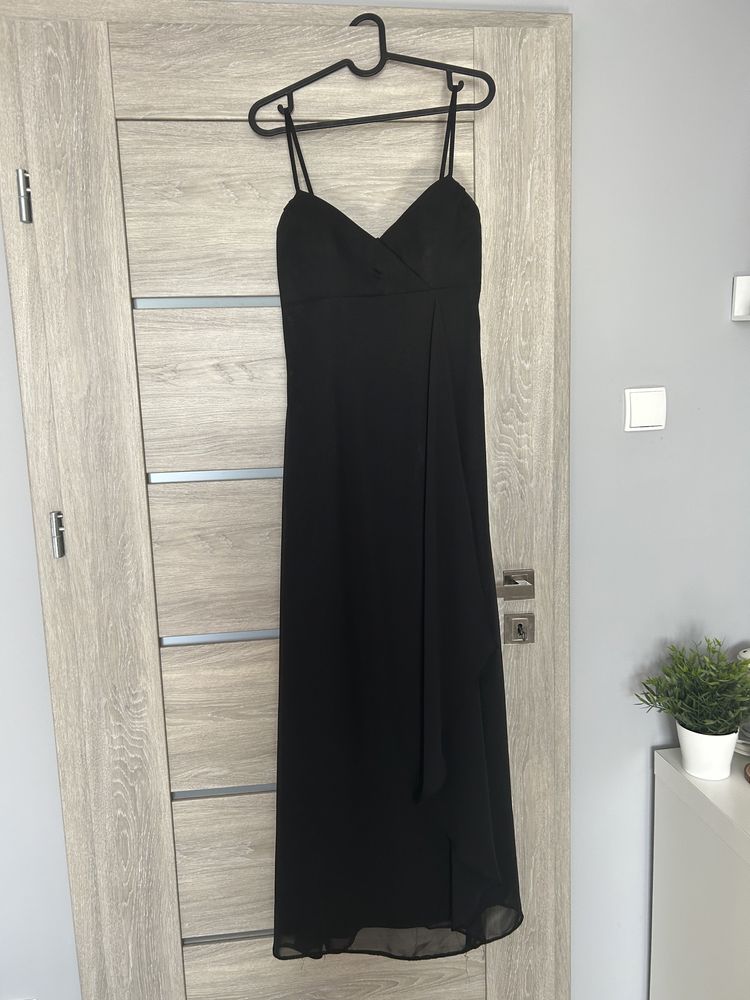 Czarna długa elegancka sukienka Jakes 36