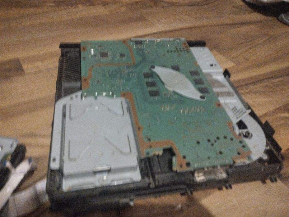 PS4 rozłożony elementy te co na zdjęciach