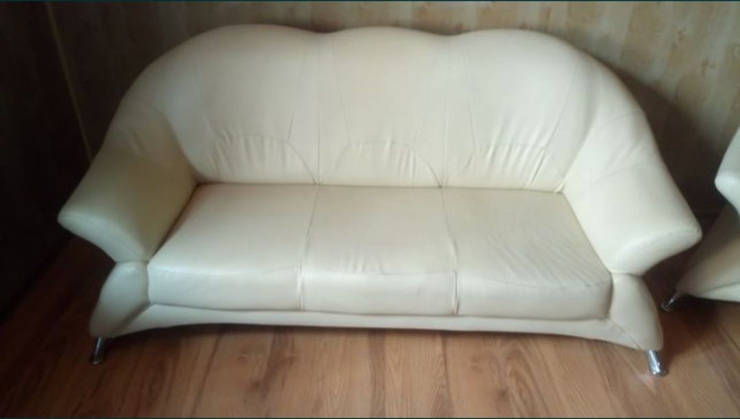 Sofa i jeden fotel