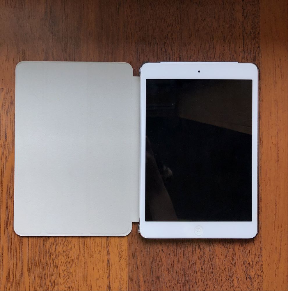 Ipad Mini 2 com capa e pelicula de vidro protetora