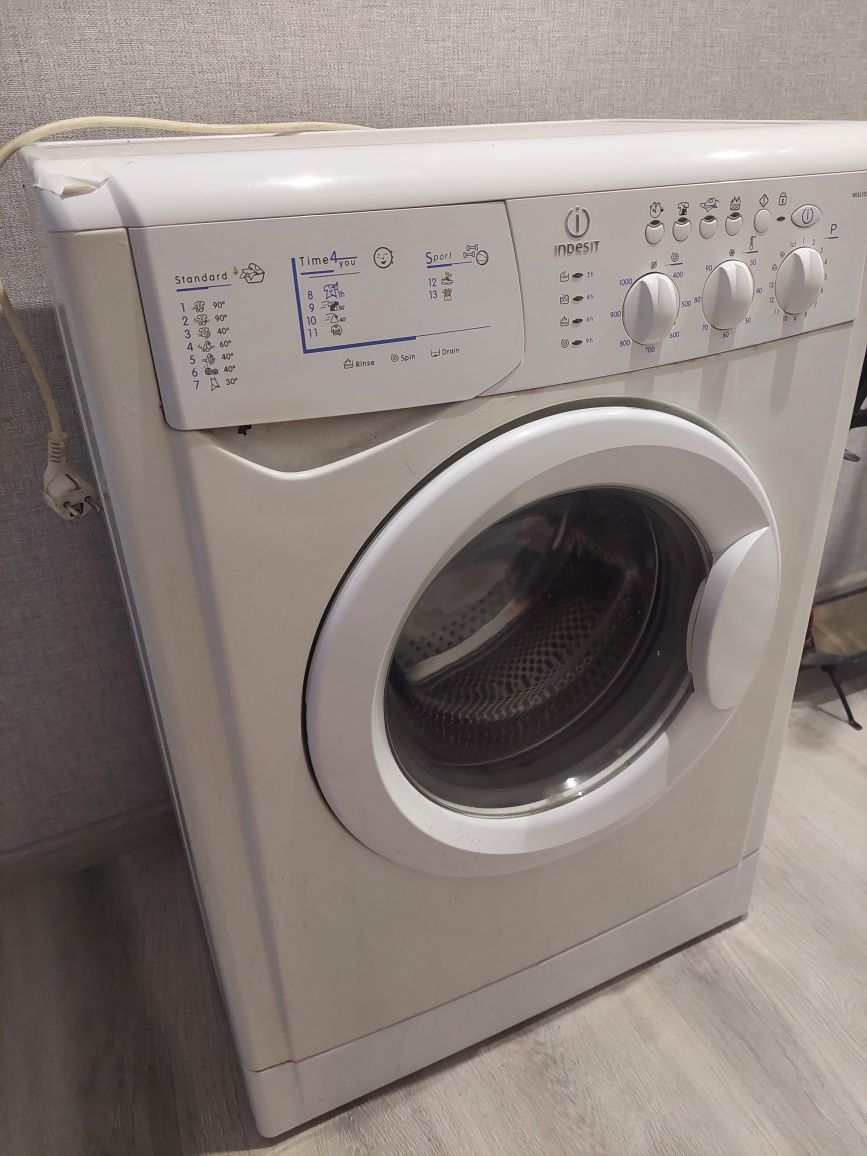 Стиральная машинка Indesit