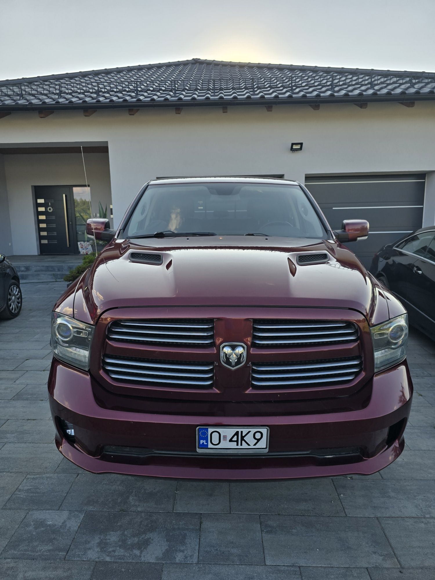 Dodge Ram 1500 Sport 5.7 hemi, V8, 4x4.