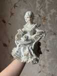 Porcelanowa figurka dama