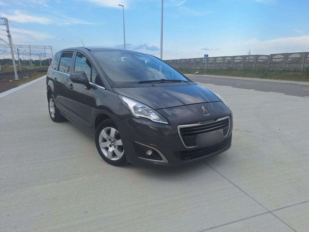 Auto Peugeot 5008
