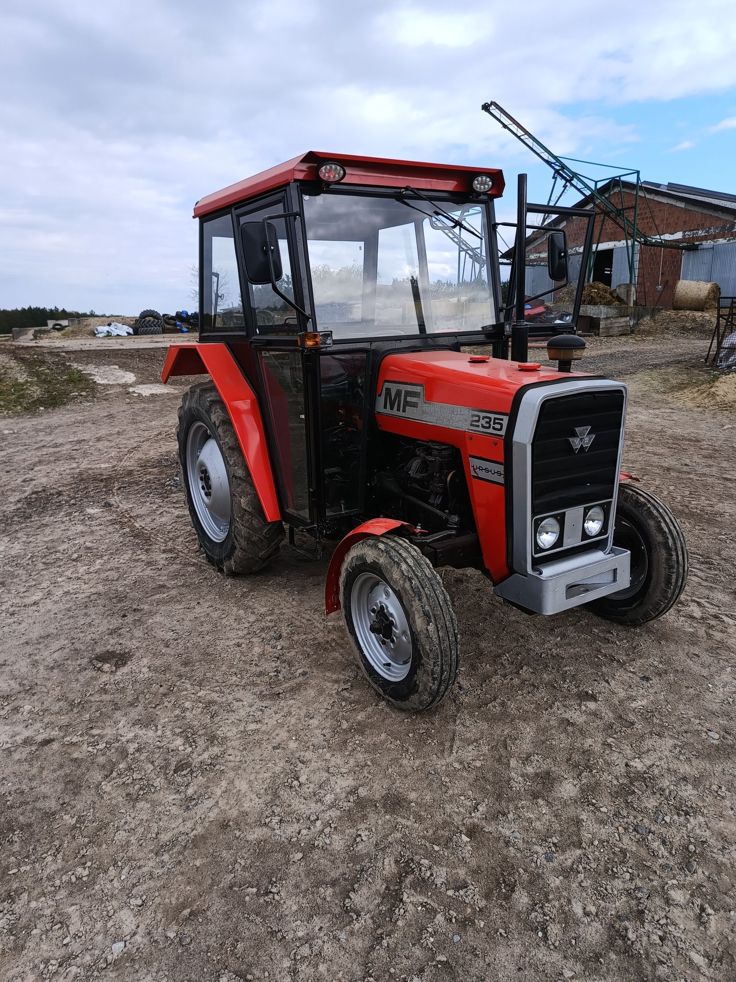 Massey Ferguson 235 ( Ursus 2812)