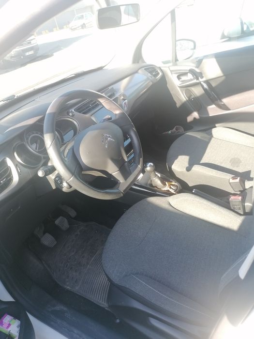 Citroen c3 1.2 collection com 100km