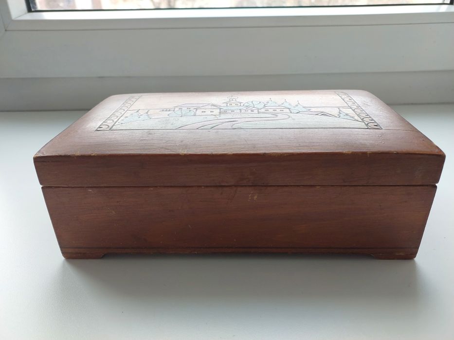 Шкатулка деревянная