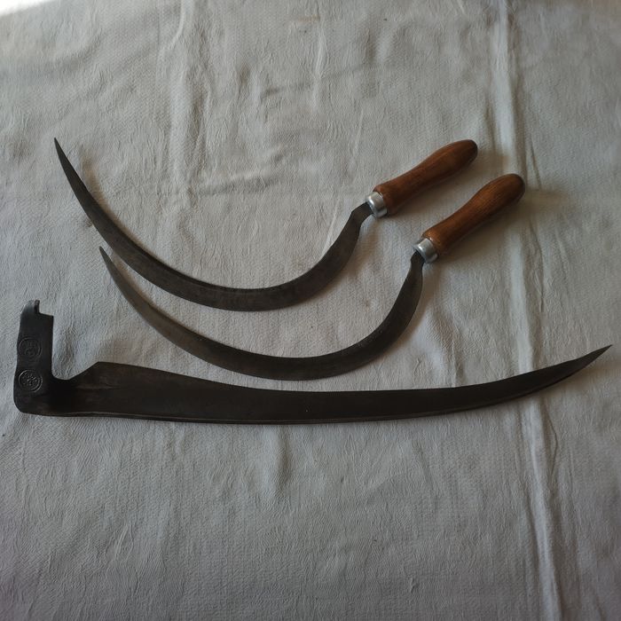 Інструмент, дриль, серп, коса, воротки, тиси, ножиці, пасатижи, прес