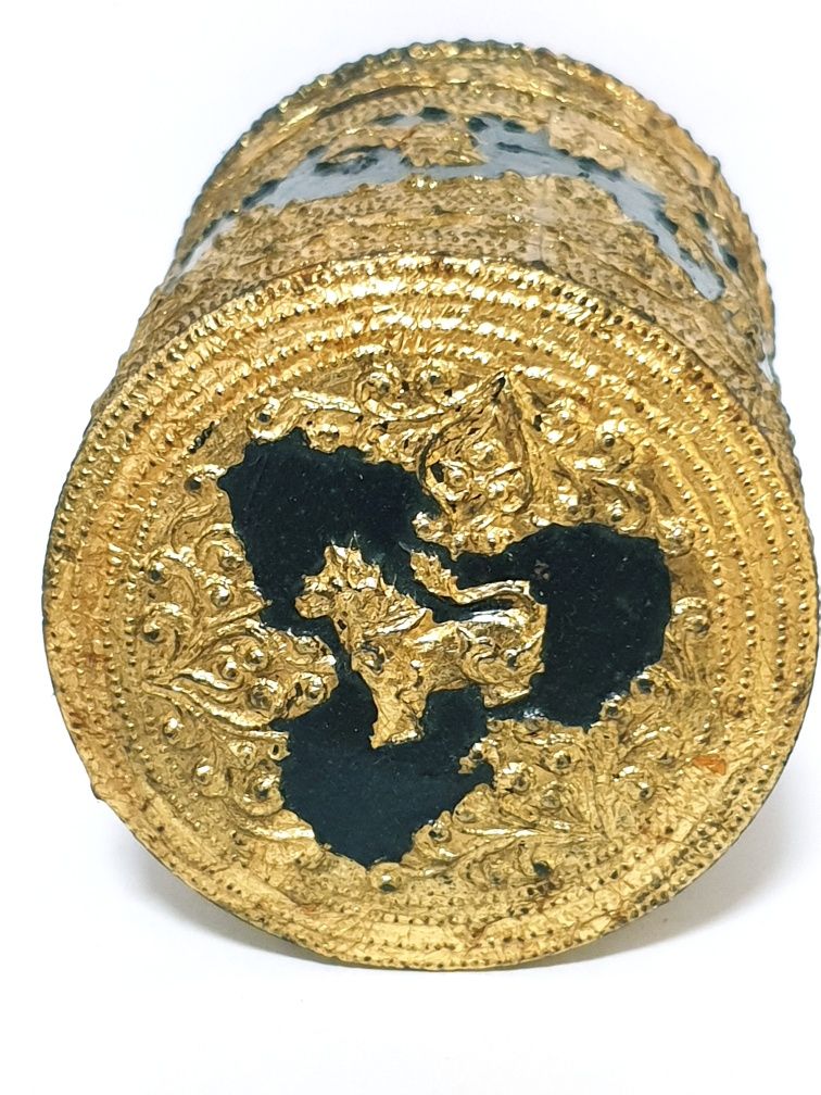 Lindissima caixa de tabaco/cigarros asiática em charão dourado