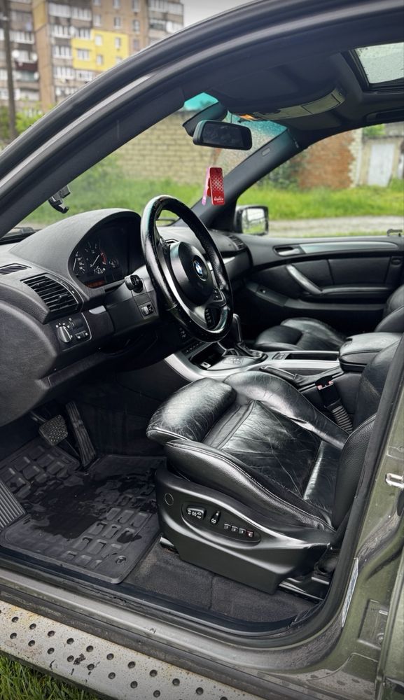 Продам авто BMW X5, E53