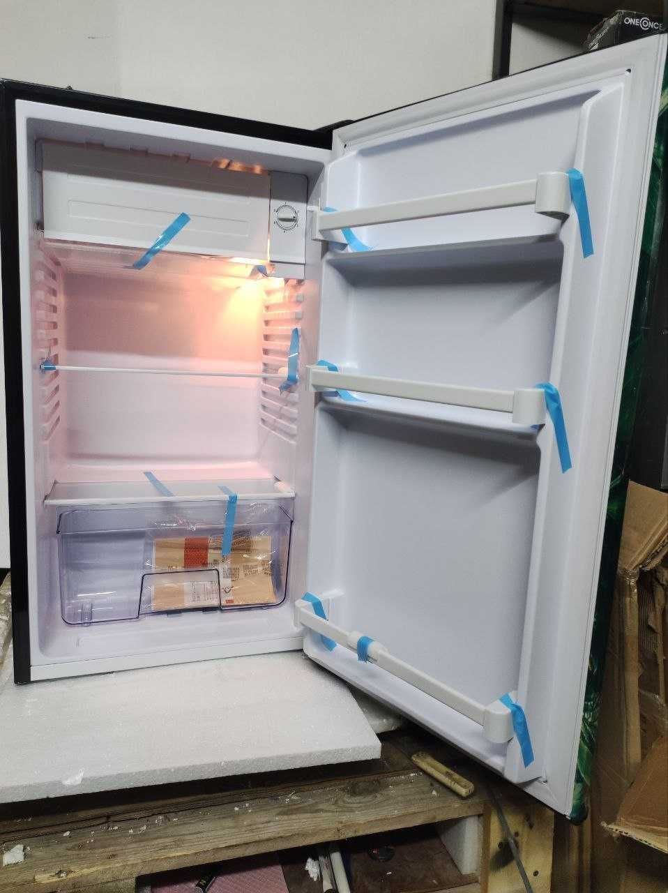 Холодильник мини мини-бар с морозилкой Klarstein CoolArt 79л