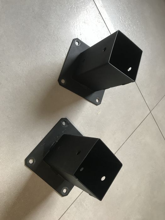 Podstawa słupa przykręcona do betonu wspornik belki kotwa 80x80 czarna