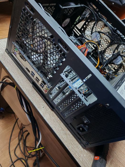 Игровой ПК Ryzen 5 2600 / RTX 4060 / 32GB / SSD 1TB + HDD 1TB