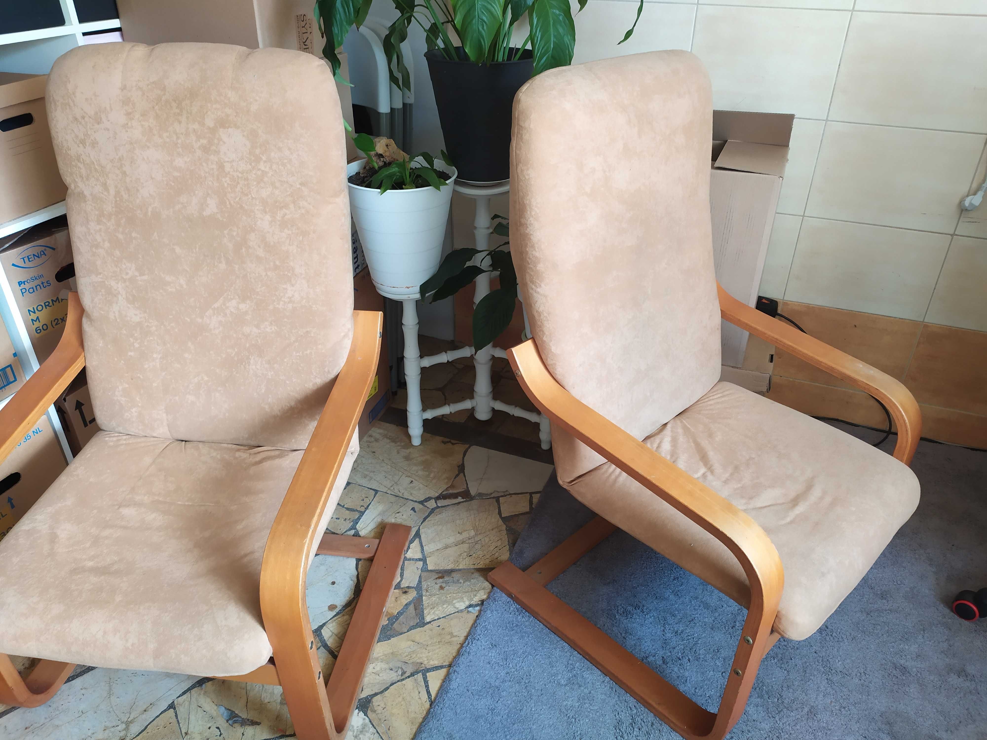 2 Fotele lekko bujane