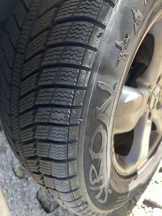 Mercedes Benz ML320. 7 osob. 3.5t hak. automat. Klima