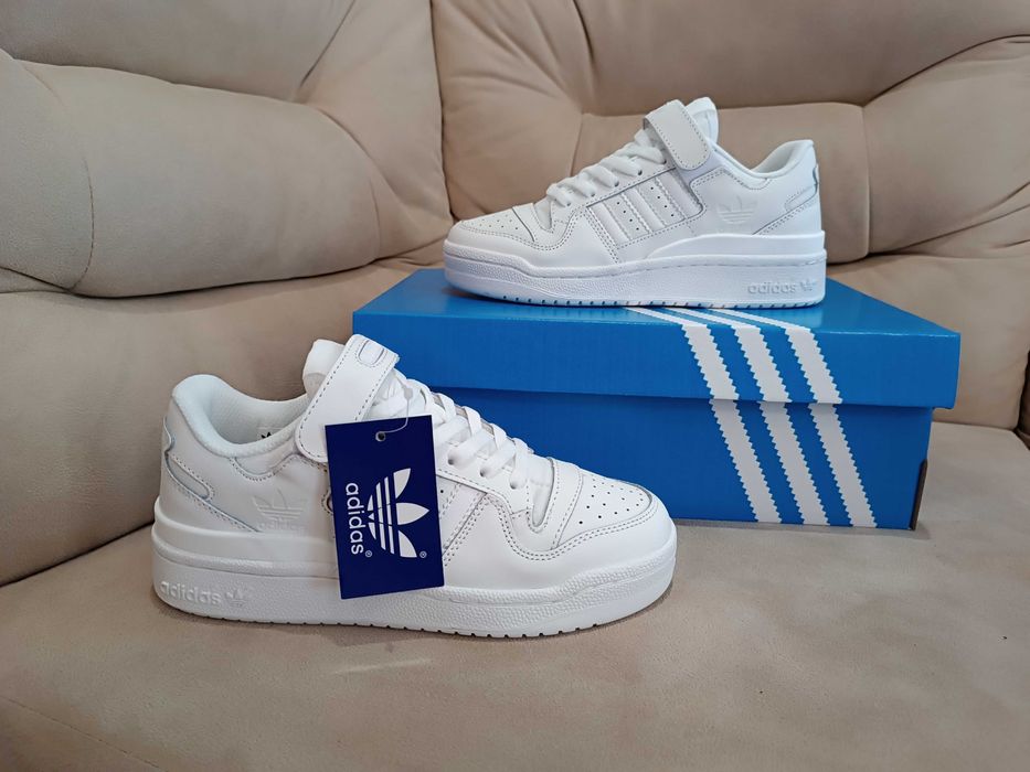Жіночі кросівки adidas forum (2 кольори)
