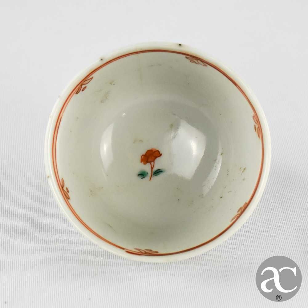 Taça porcelana da China, Qianlong, séc. XVIII, decorada com flores