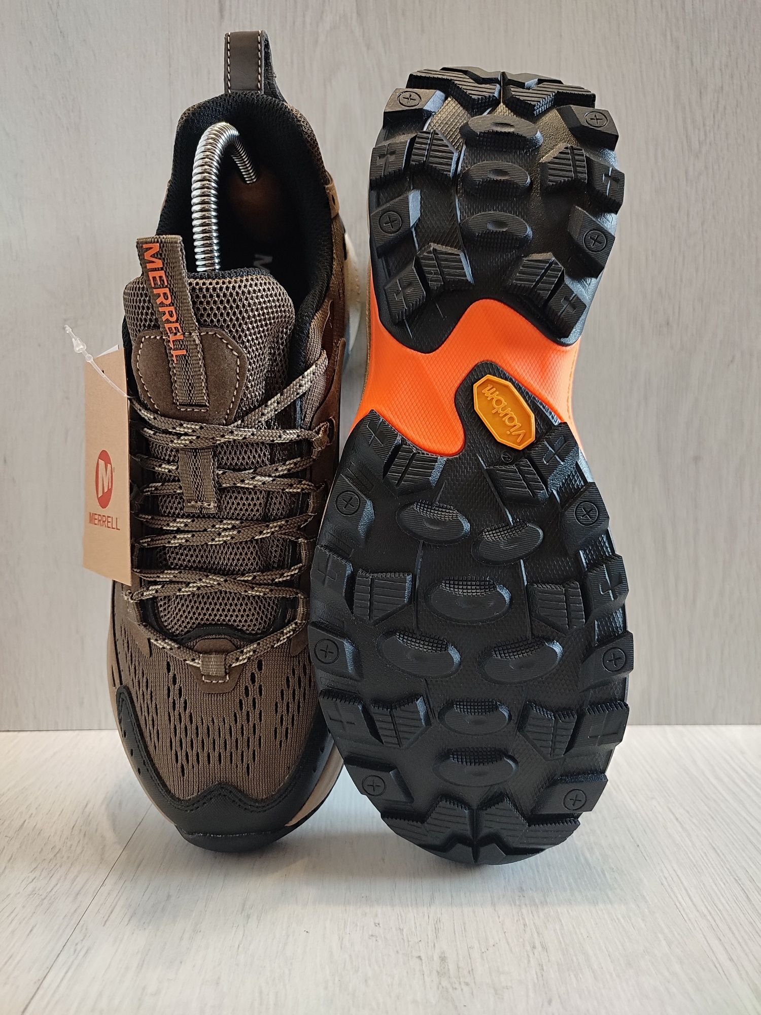 Merrell  41,42,44