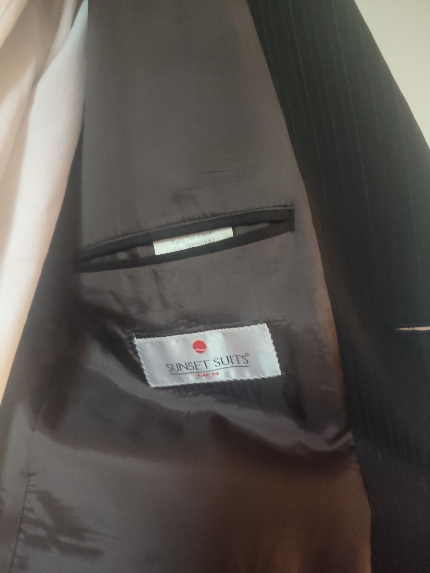 Zestaw garnitur ze spodniami i koszula M/L