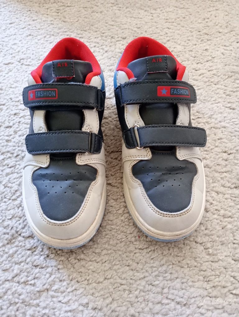 Buty chłopięce rozm. 34 Badoxx