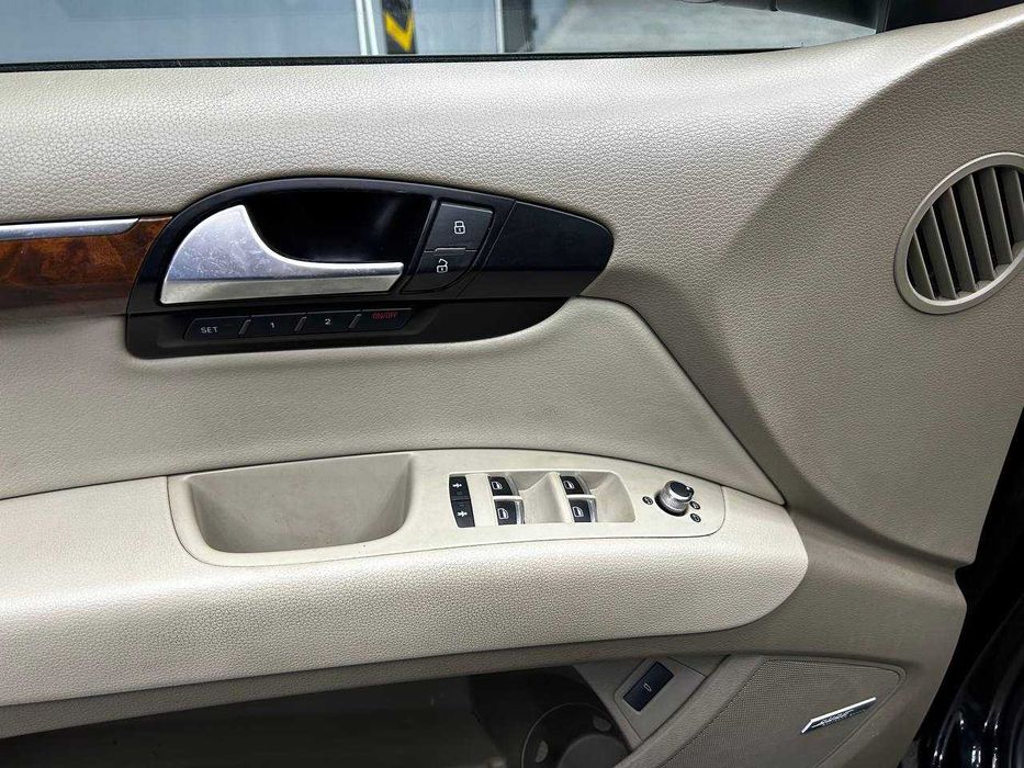 Audi Q7 2013 року