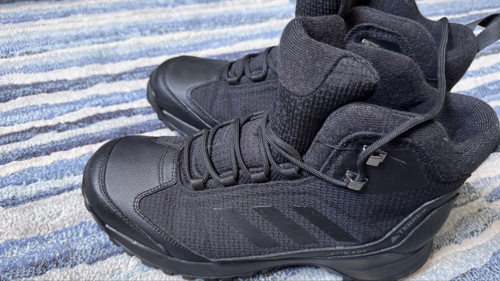 Buty zimowe Adidas Terrex Heron Mid – rozmiar 44