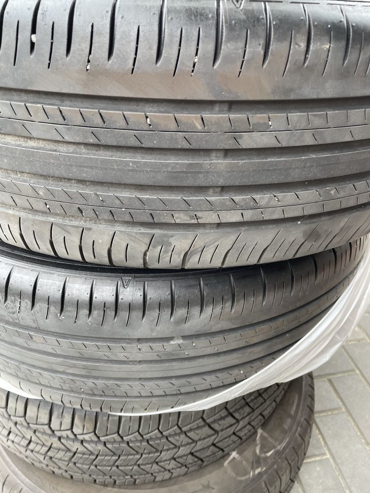 Opony 225/60R18 w bardzo dobrym stanie