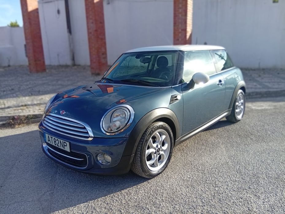 Mini Cooper D ano 2011 gasóleo