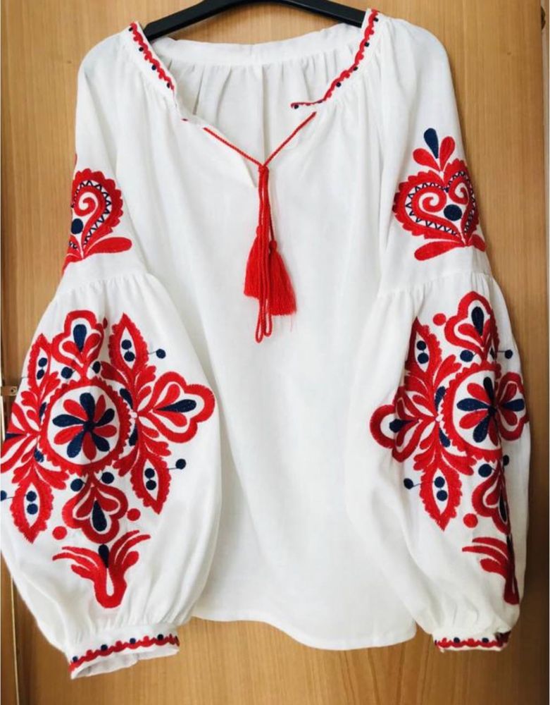 Сорочка вишиванка, чорна та біла