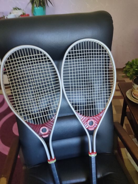 Ракетки для тенниса .