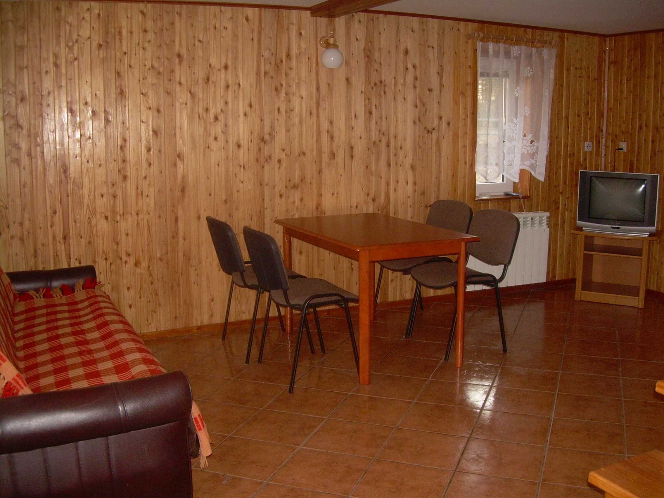 Noclegi nad jeziorem Serwy, wolne wybrane pokoje i apartament w lipcu!