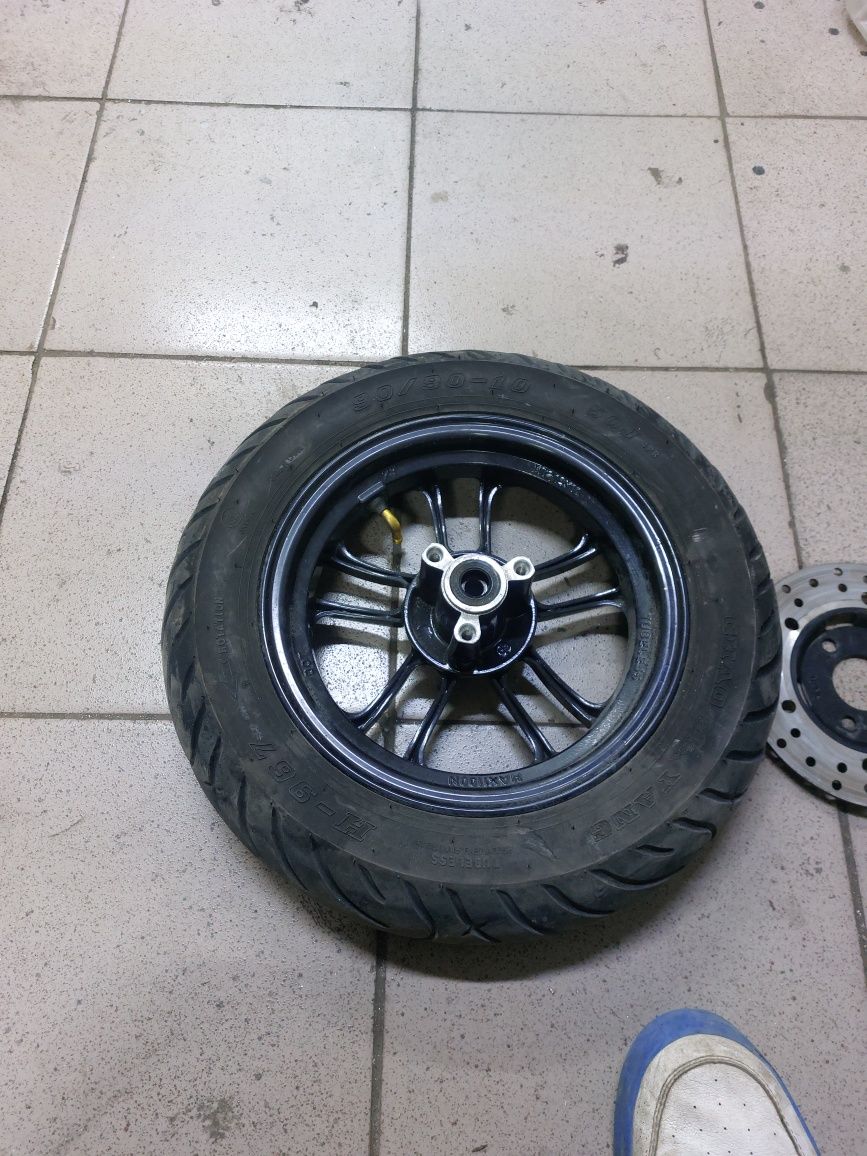Продам колесо для скутера 3.50-10