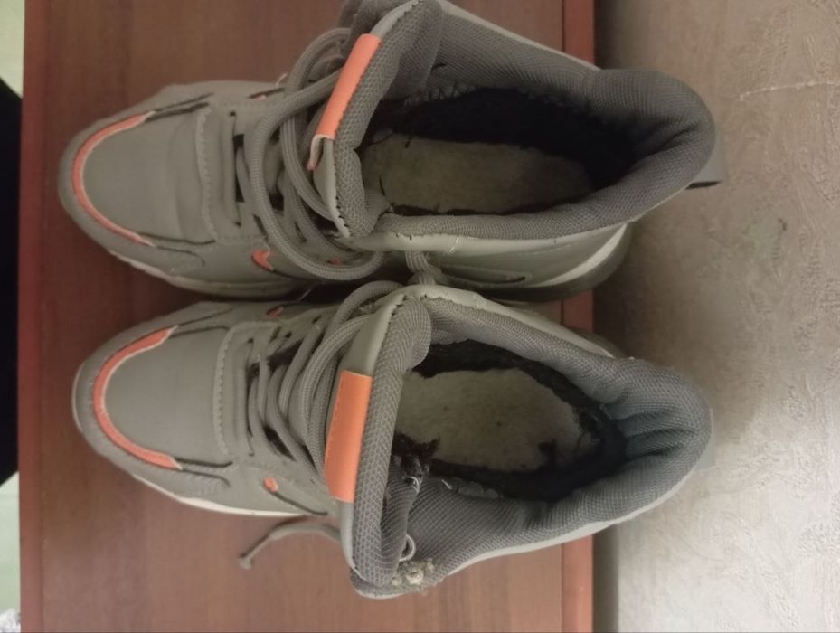 Жіночі теплі ботіночки