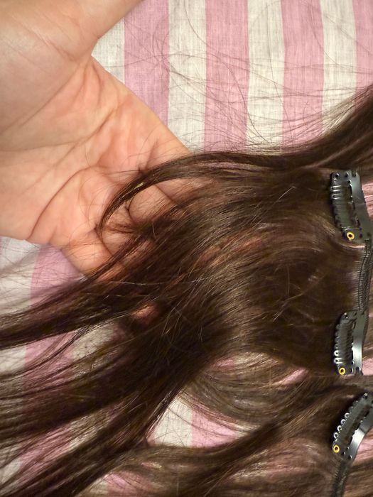 Натуральные волосы на заколках