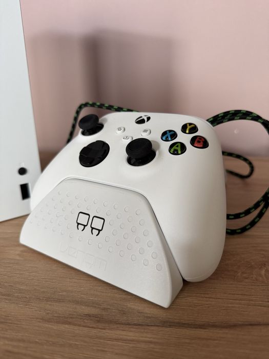 Xbox series S pad i ładowarka