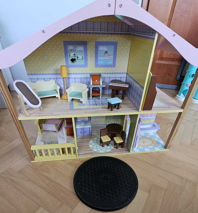 Drewniany domek dla lalek, Pet Shop, Lalaloopsy, itp. - z mebelkami