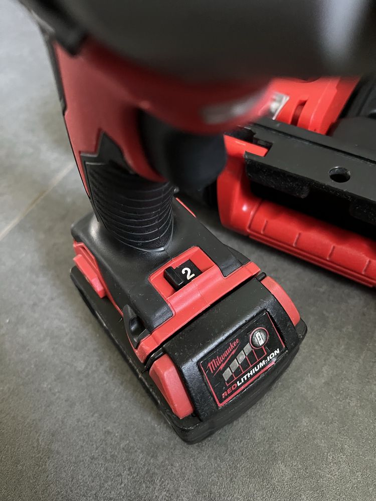 Акум.імпакт  Milwaukee M18 BID