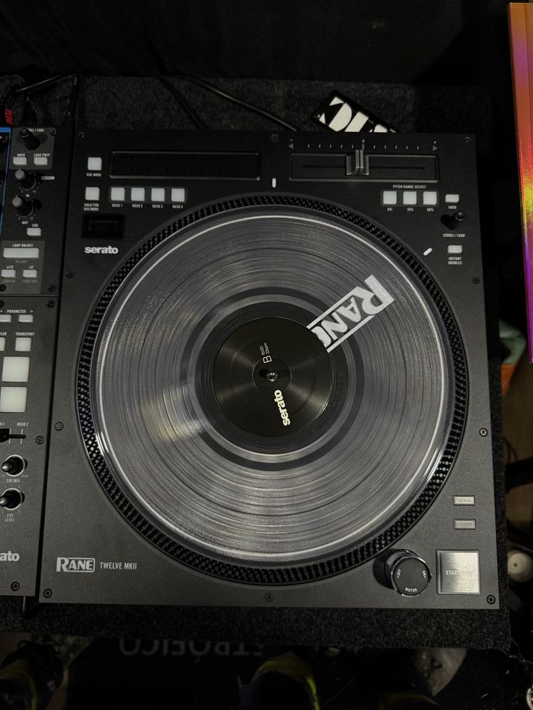 Conjunto DJ - Rane Twelve MKII + RANE Seventy