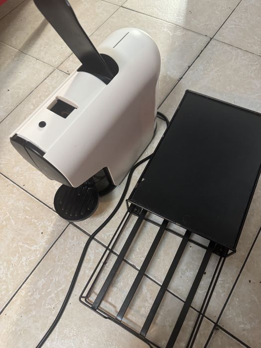 Maquina delta q com aparador de capsulas