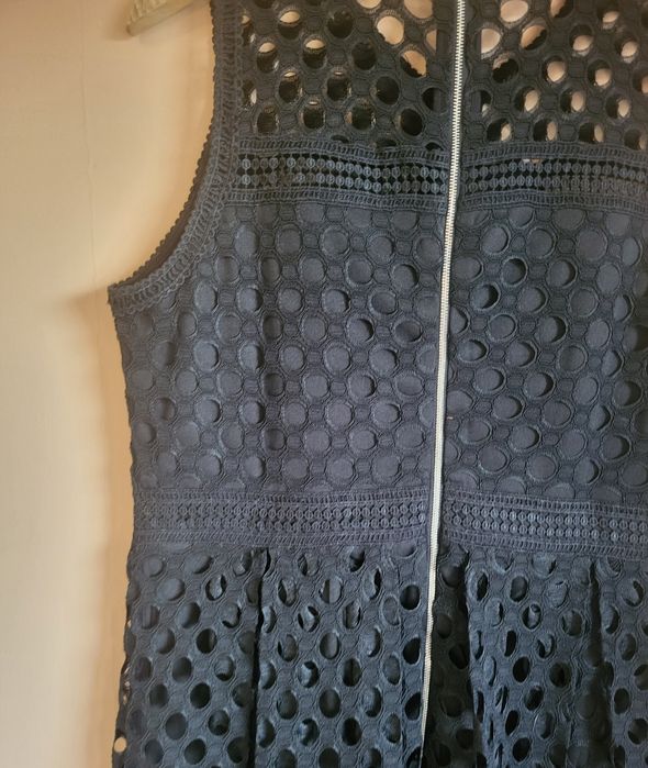 Czarna elegancka ażurowa sukienka 40/42 bodyflirt