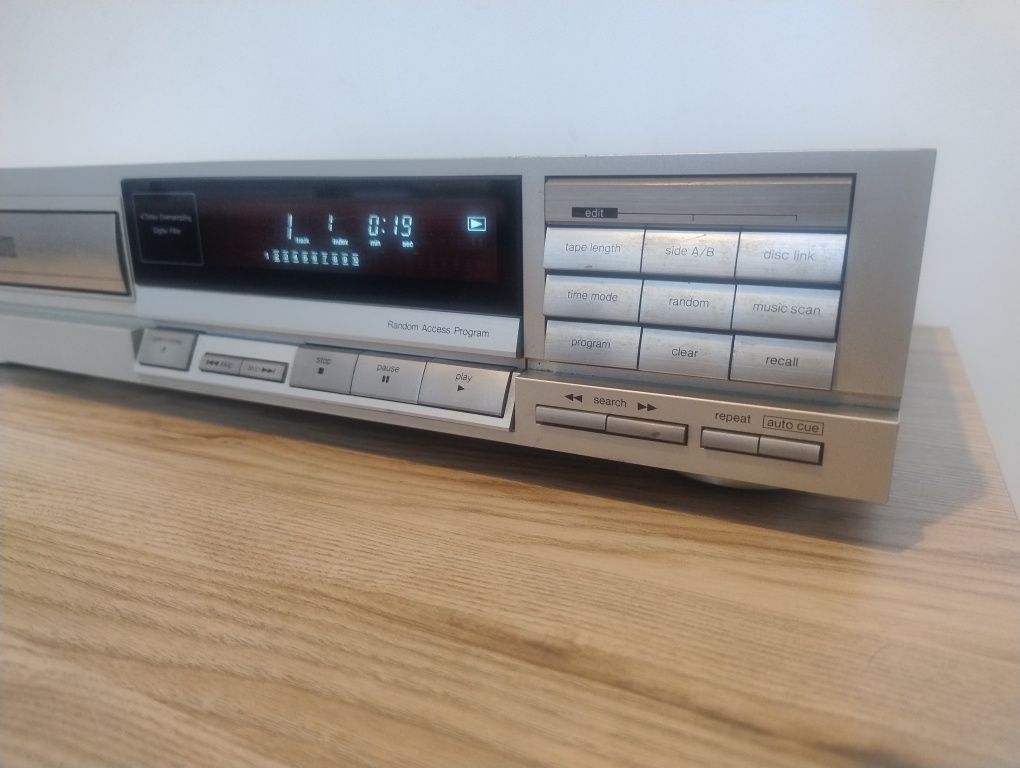 Odtwarzacz CD Technics SL P202A